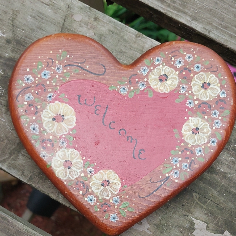 Vintage "Welcome" Heart Wall Decor